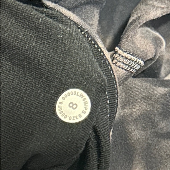 2 pair of lululemon leggings both size 8 - Picture 3 of 14